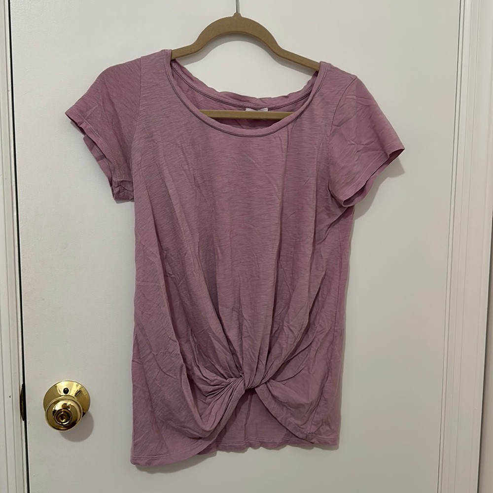Light purple tee with cute tie in front!